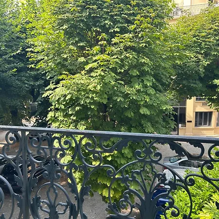Cosy studio hyper centre balcon Wifi