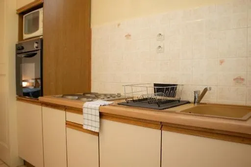 Cozy Downtown Balcony Wifi